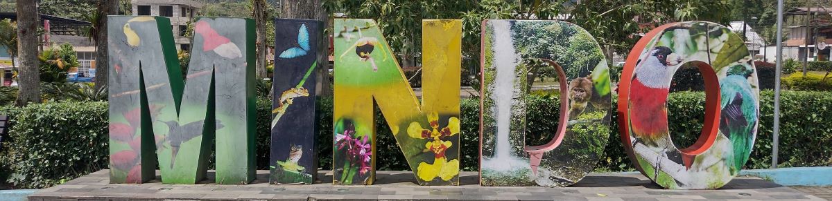 mindo-sign.jpg The Mindo city name letters sign is in the central park.