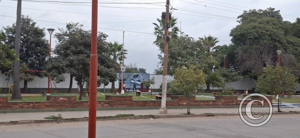 Park alongside Av San Martin, Route 16