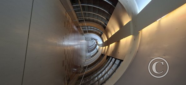 Pedestrian tunnel over Av Uyuni (2)