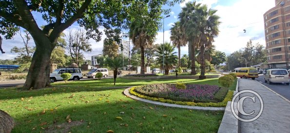 Plaza Esteban at Calle Plaza Estaban Arze and Av Aroma