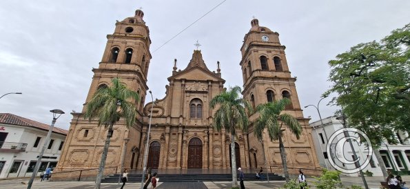 Basílica Menor de San Lorenzo at Plaza Metropolitana (2)