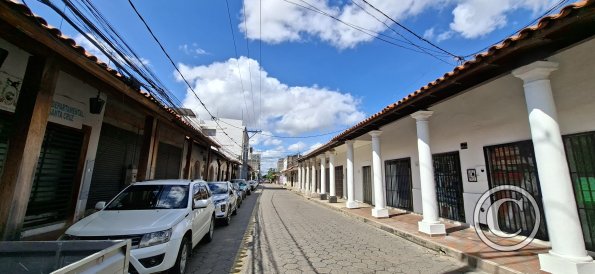 Calle Pari and Calle Velasco