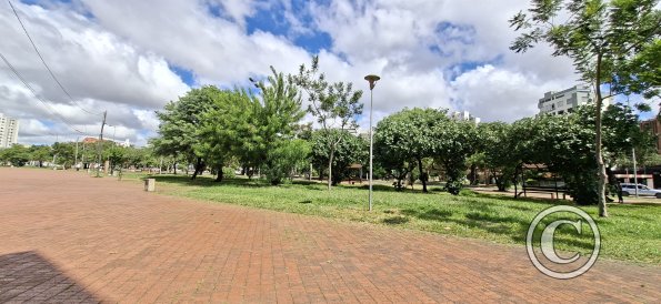 Parque Urbano at Calle Capitan Arrien and Av Argentina