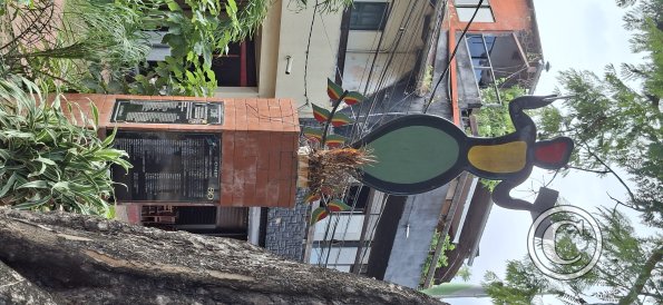 Plaza Conif at Av Uruguay and Calle Prolongacion Quijarro