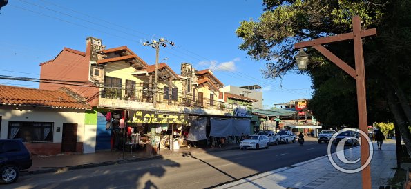 Av 25 de Mayo and Calle Antonio Vaca Diez (2)
