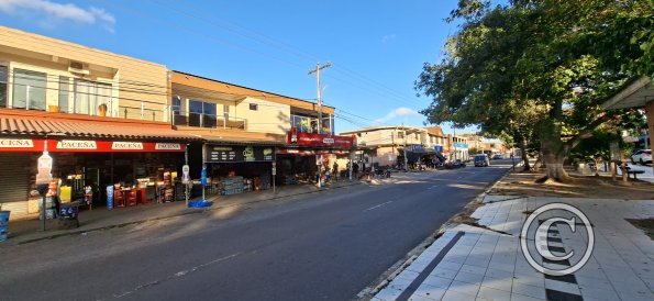 Av 25 de Mayo and Calle Miguel Campodonico