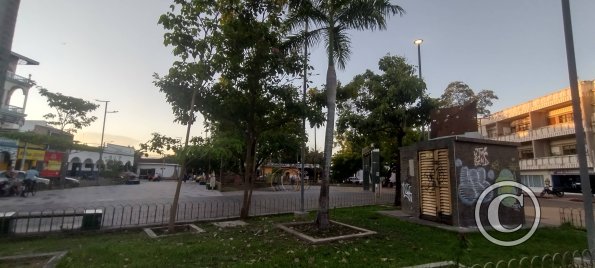Parque Simon Bolivar at Carrera 6 and Calle 9 (2)