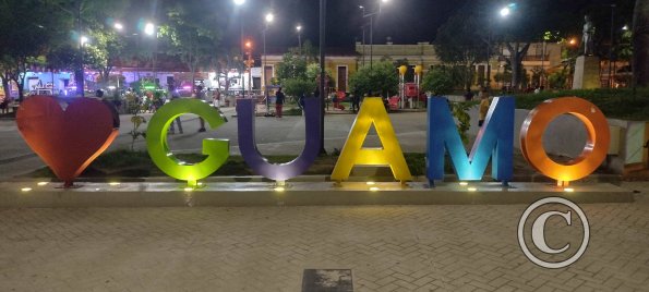 Guamo city name letters in Parque Principal on Carrera 11 (4)
