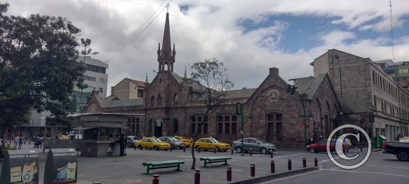 Iglesia La Providencia on Av Cevallos near Martinez