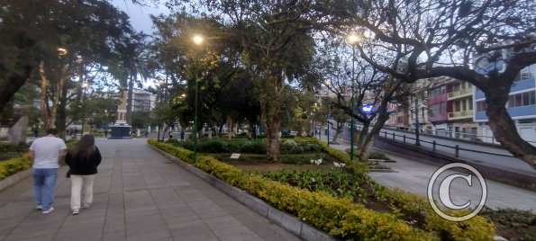Parque 12 de Noviembre at Juan Benigno Vela and Martinez
