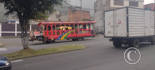 Tren Chiva