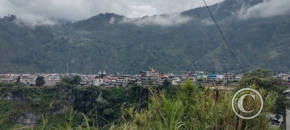 View from the bridge over the Rio Pastaza (4)