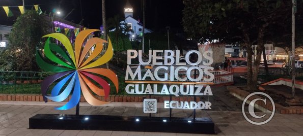 City name sign in Parque Central (2)