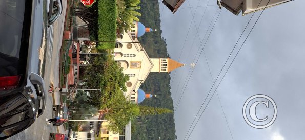 Iglesia Maria Auxiliadora on Cuenca at Parque Central (2)