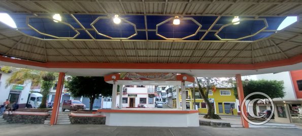 Plaza Civica at Gonzalo Pesantez and Garcia Moreno (2)