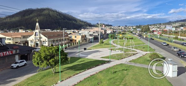 View from overpass, Parque Linea