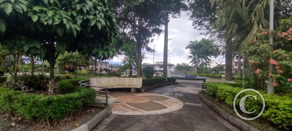 Parque Central at Calle Bolivar and C Diez de Agosto