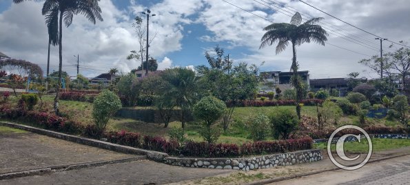 Unnamed Park at  Av. Galapagos and Los Rios