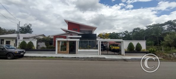 House on Mercedes Pacheco near Tankamash