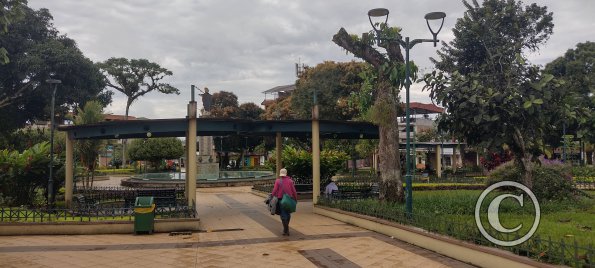Parque Central at Domingo Comin and Pastor Bernal (6)