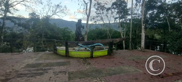 Park at Armando Arias and Rio Amazonas