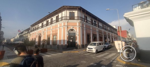 Colonial-era building at Calle Moral y Calle Santa Catalina