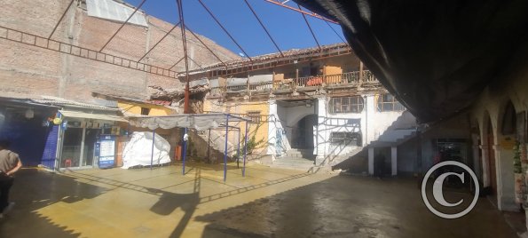 Old mansion in restoration, no location data