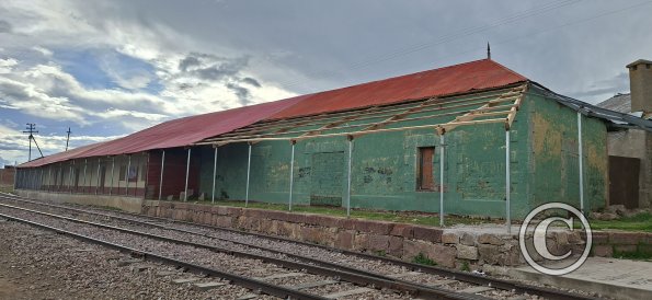 Along the train tracks (2)