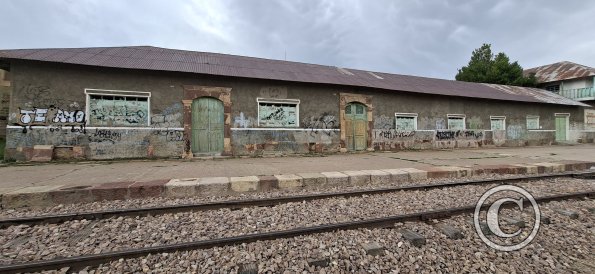 Along the train tracks (4)