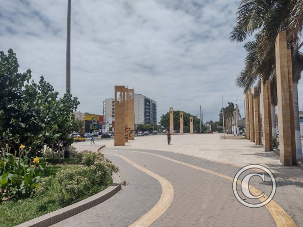 Paseo de los Héroes along Av. Salaverry y Calle Piura