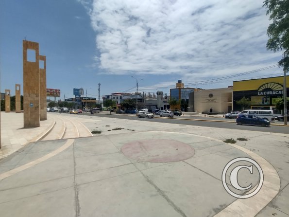 Paseo de los Héroes along Av. Salaverry y Calle Tumbes