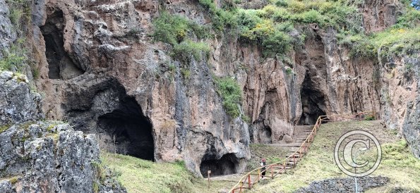Caves - Pacarina Mosoqllaqta, above Av Teteccacca (2)