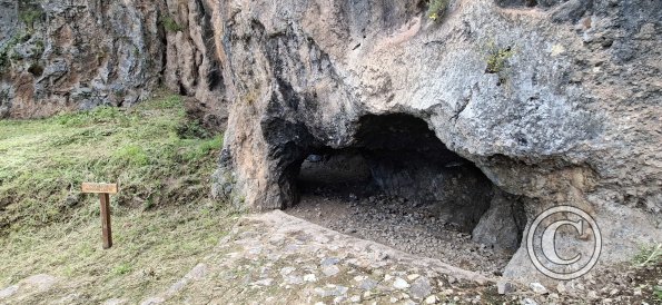 Caves - Pacarina Mosoqllaqta, above Av Teteccacca (4)