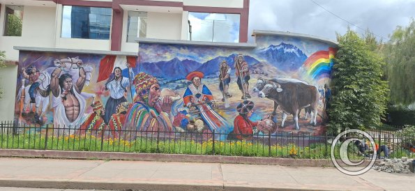 Mural at Av Micaela Bastidas and Alcides Vigo