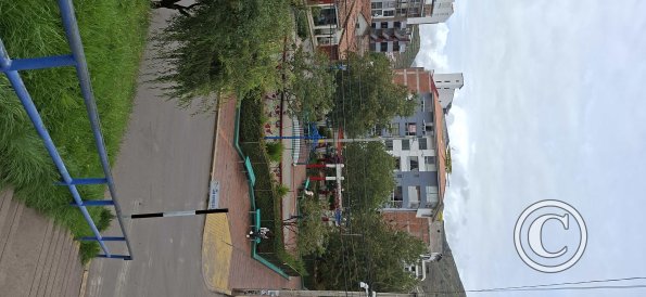Plaza Capulies at Av Los Cipreses and Av Las Gardenias (2)