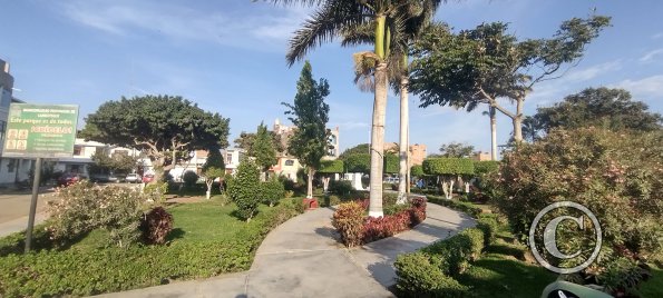 Park at Francisco de Zela and Hipolito Unanue