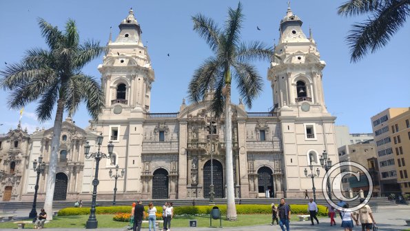 The Catedral de Lima at the Plaza Mayor de Lima
