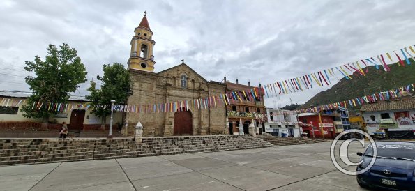 Iglesia Católica at the Plaza de Armas (2)