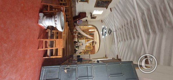 Inside Iglesia de San Pedro Apostal (2)