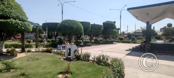 Plaza de Armas de Yarinacocha (2)