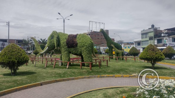 Parque De Topiarios Animales - Av. Gustavo Pinto