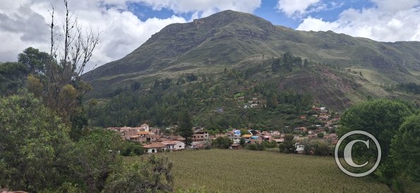 Taray seen from the unnamed road coming into town